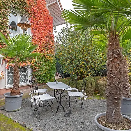 Katrin'S Place - Woellstadt Suiten Mit Terrasse Oder Balkonen Wollstadt Exterior photo