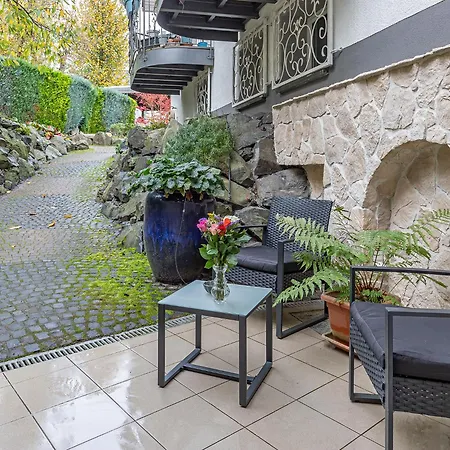 Katrin'S Place - Woellstadt Suiten Mit Terrasse Oder Balkonen Wollstadt Exterior photo