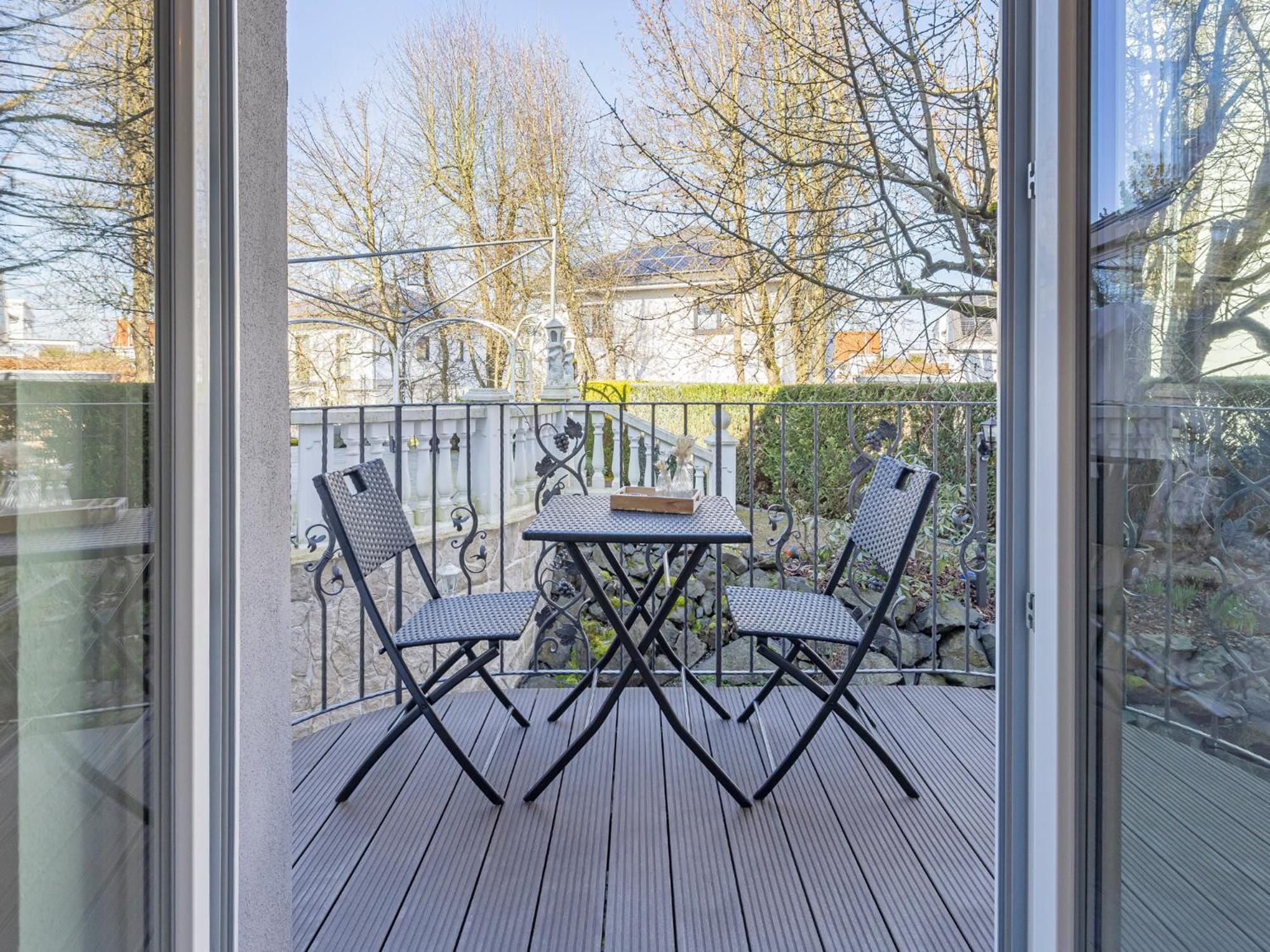 Apartment Katrin's Place - Woellstadt Mit Terrasse Oder Balkonen Wollstadt